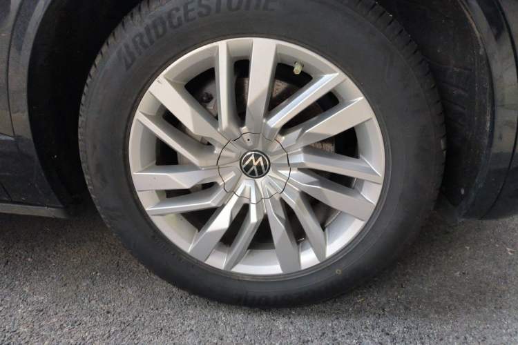 Used Volkswagen Touareg 2022 2.0 TSI RuiShang Edition Right Front Wheel Hub