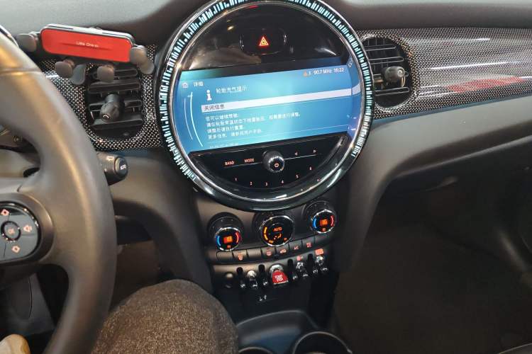 Used MINI MINI 2022 1.5T COOPER Classic Edition Five-Door Version