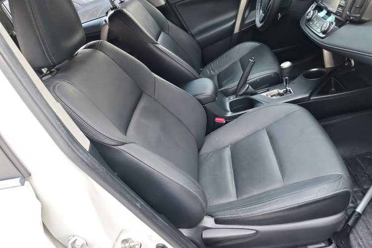 Used Toyota RAV4 2015 2.5L Automatic 4x4 Elite Edition