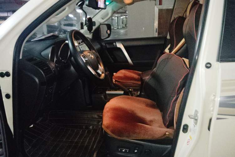 Used Toyota Prado 2014 2.7L Automatic Luxury Edition Left Front Seat