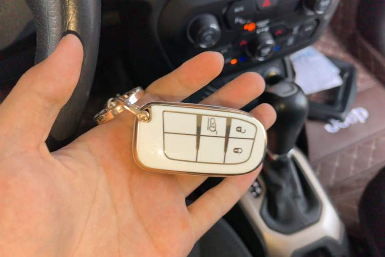 Used Jeep Renegade 2018 Connected Large Screen Version 180TS Automatic High-Energy Edition Vehicle Key