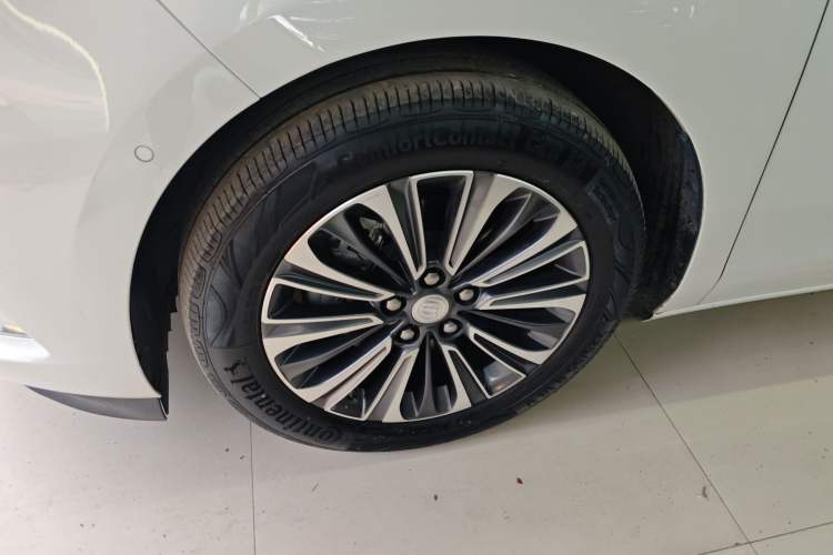 Used Buick GL8 2022 ES Land Cruiser 653T Luxury Model
