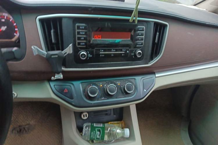 Used FORTHING Lingzhi 2019 Facelifted M5L 1.6L 7-Seater Base Model China VI Standard