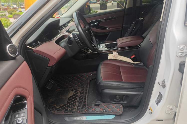 Used Land Rover Range Evoque 2022 Aurora L 249 PS R-Dynamic Luxury Edition Left Front Seat