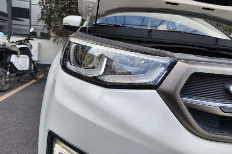 Used CHANGAN CS55 2017 1.5T Manual Colorful Edition Right Front Headlight