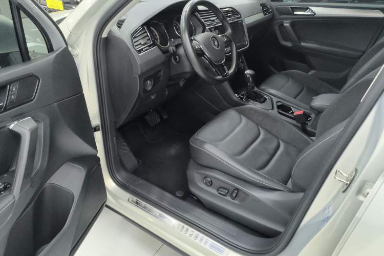 Used Volkswagen Tiguan L 2021 330TSI Automatic Two-Wheel Drive Smart Edition Driver Seat