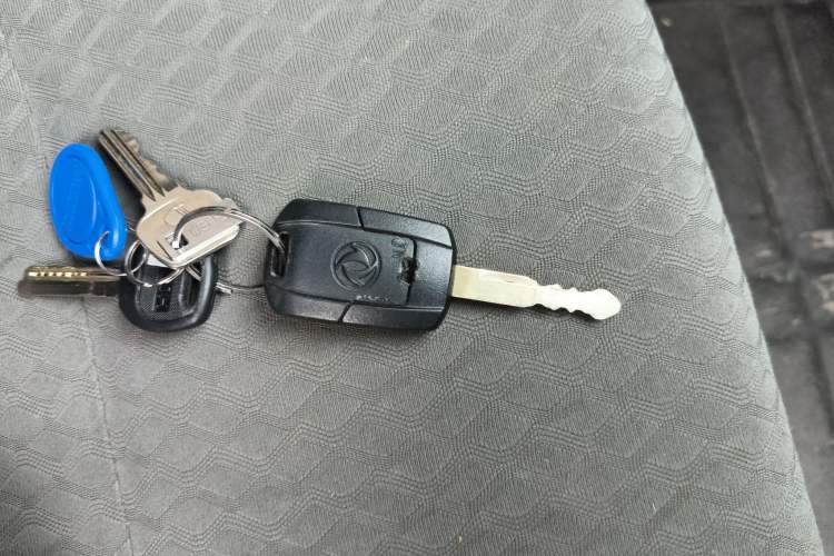 Used Dongfeng Shuaike 2011 1.6L Manual Comfort 7-Seater