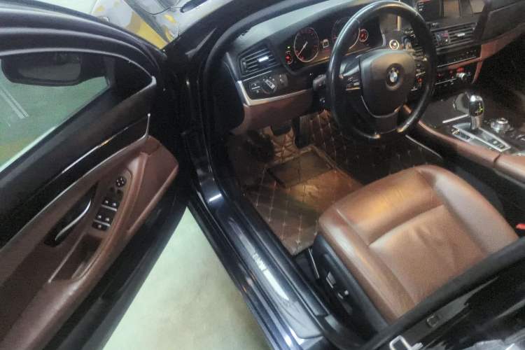 Used BMW 5 Series 2017 525Li Leading Model