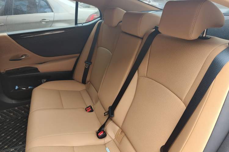 Used Lexus ES 2023 200 Excellence Edition