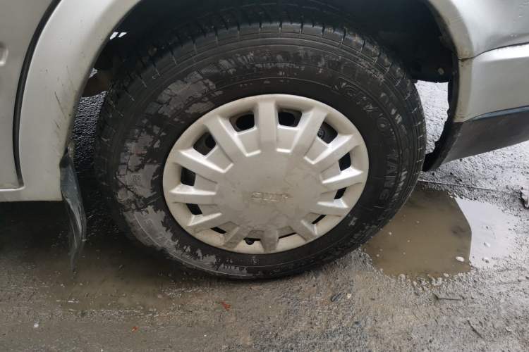 Used JMC Transit 2017 2.8T Commercial Version Short Wheelbase Low-Roof 6/7/8-Seater JX493 Right Front Wheel Hub