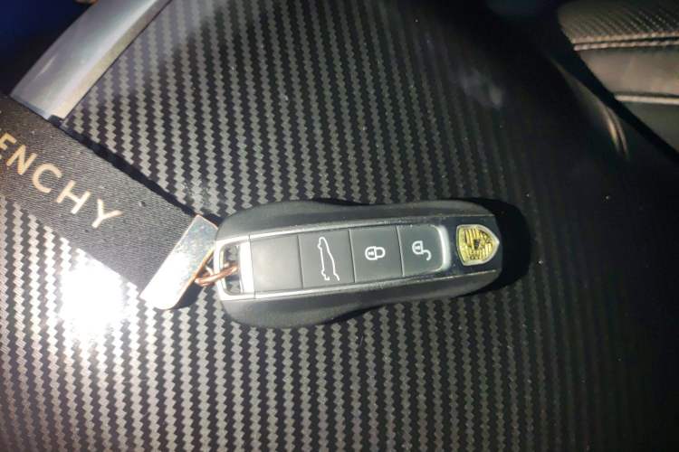 Used Porsche Cayenne 2013 3.6L automatic transmission U.S. specification Vehicle Key