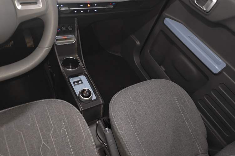 Used Geely Galaxy Panda 2023 Panda Mini New Year Edition Treasure Bear Gear Lever