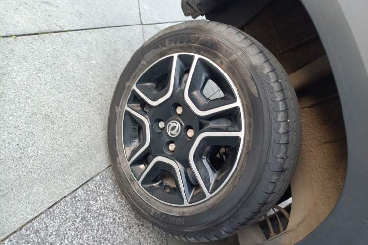 Used Dongfeng NAMMI BOX 2022 Chasing Wind Edition 331 km Standard Model
