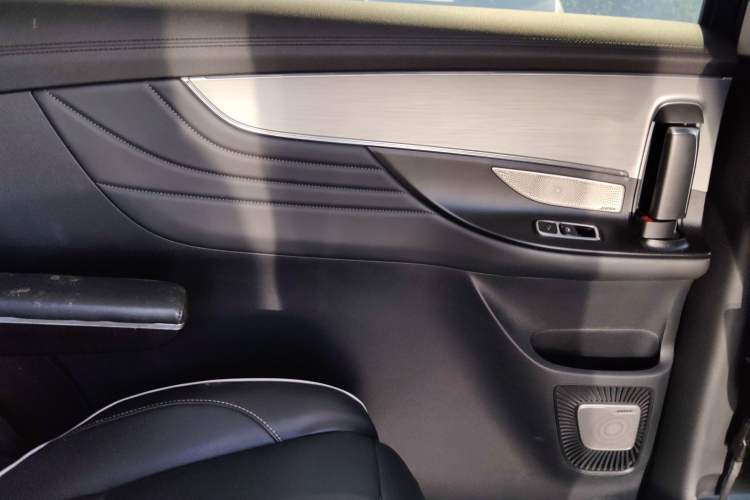 Used Roewe iMAX8 2021 400TGI Supreme Series Lu Zun Edition