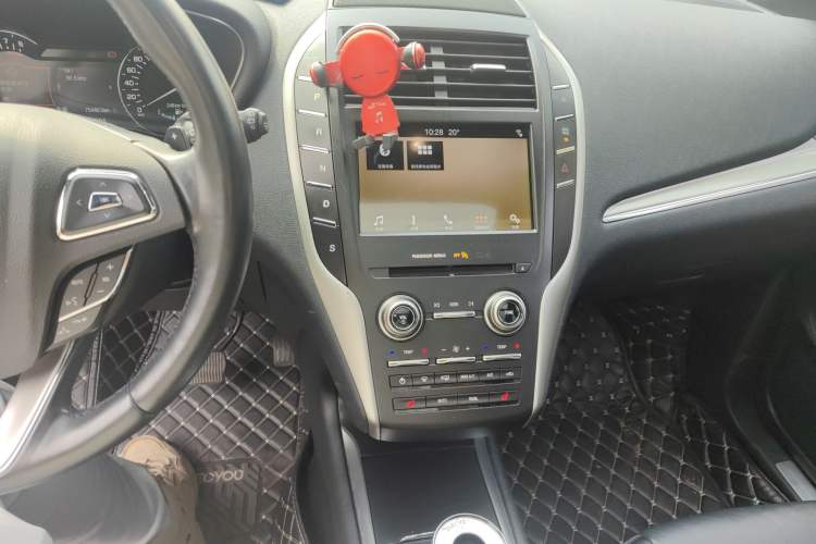 Used Lincoln MKC 2019 2.0T Two-Wheel Drive Luxury Edition China VI Standard Audio And AC Panel