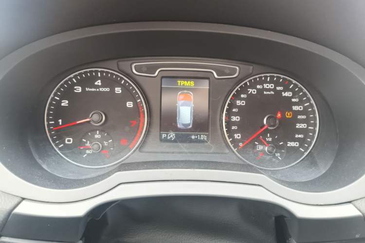 Used Audi Q3 2015 30 TFSI Comfort Model