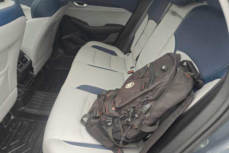 Used Geely Auto Preface 2021 Revised Version 2.0TD Luxury Edition Left Rear Seat