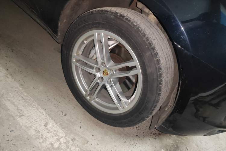 Used Porsche Macan 2014 Macan S 3.0T Right Front Wheel Hub