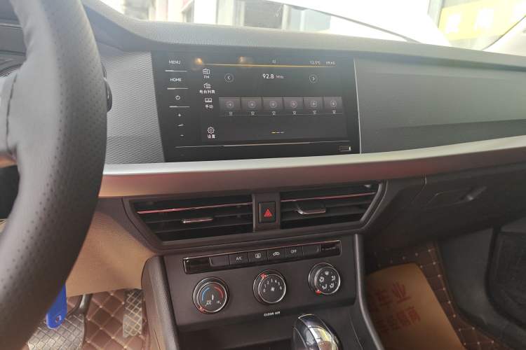 Used Volkswagen Lavida 2022 1.5L Automatic Fashion Edition Audio And AC Panel