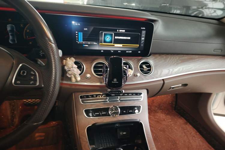 Used Mercedes-Benz E-Class 2017 E 200 L 4MATIC Audio And AC Panel