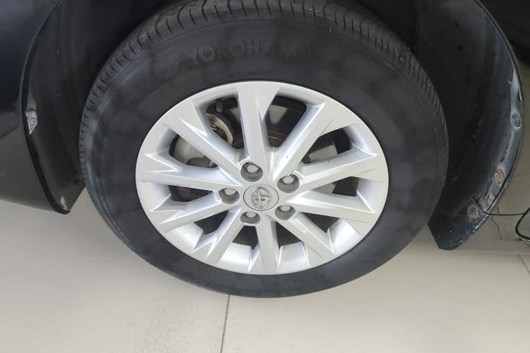 Used Toyota Camry 2015 Dual-Engine 2.5 HG Luxury Navigation Edition