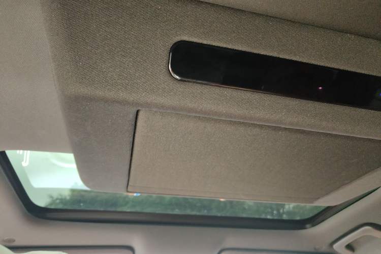 Used Li Auto L8 2023 Pro Model
