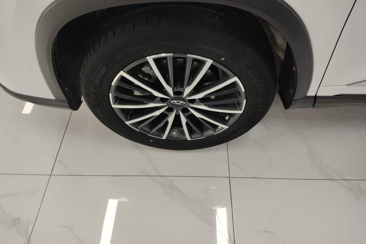 Used Chery Tiggo 8 PRO 2024 Champion Edition 290T Two-Wheel Drive Shining Version 7 Seats Left Front Wheel Hub