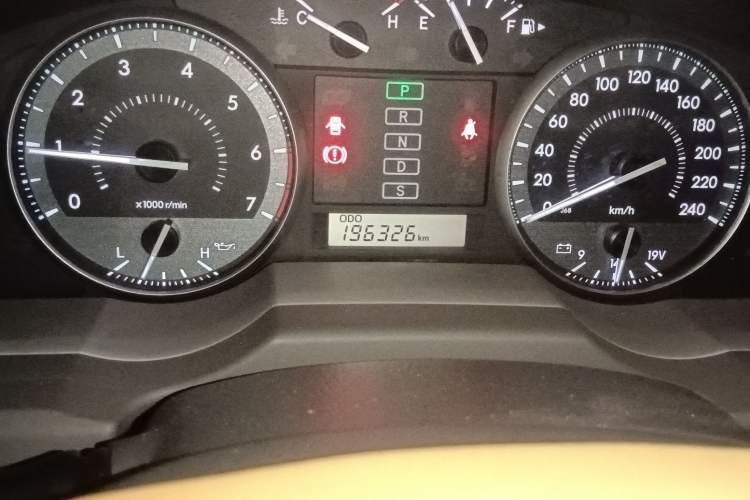 Used Toyota Land Cruiser 2015 4.0L 5-Seater Middle East Version
