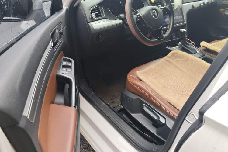 Used Volkswagen Lamando 2018 230TSI DSG Fashion Edition
