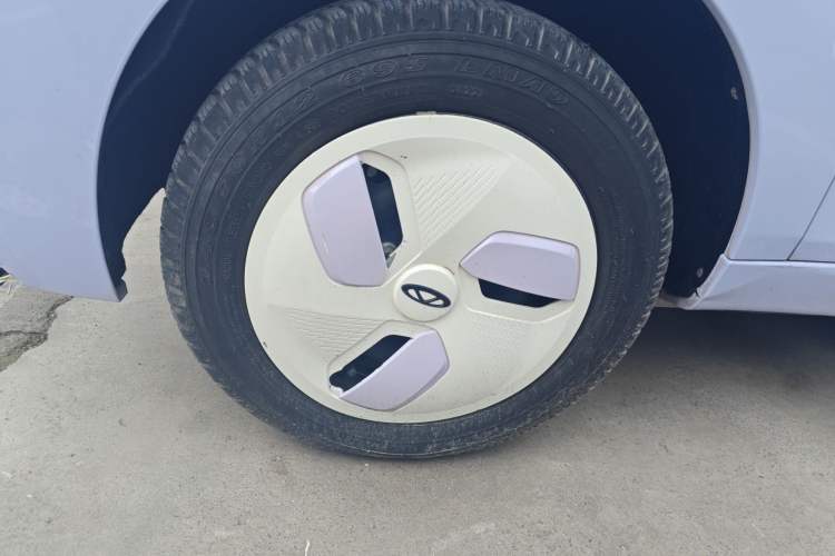 Used Chery QQ Ice Cream 2022 Pudding Model Left Front Wheel Hub