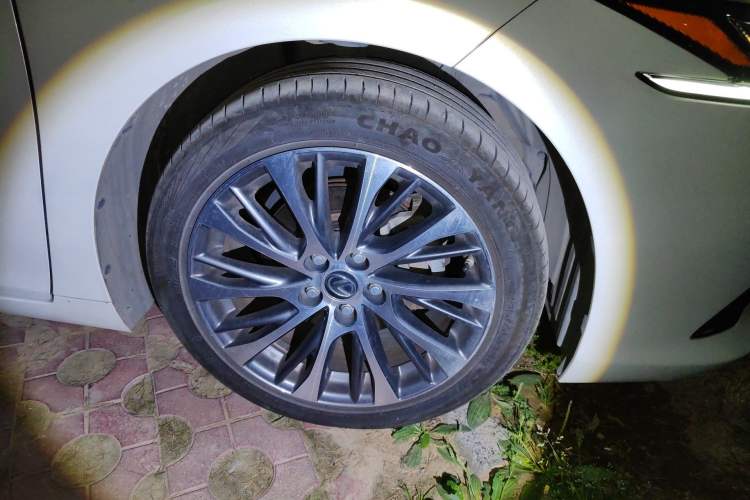 Used Lexus ES 2020 300h Premium Edition