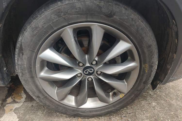Used Infiniti QX50 2020 2.0T Two-Wheel Drive Fashion Edition Right Front Wheel Hub
