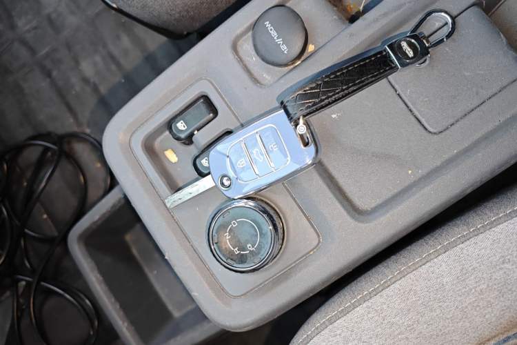 Used Wuling Yangguang 2024 300KM Comfort Version Passenger Van 75kW
