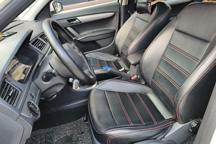 Used Volkswagen Lavida 2013 Revised Classic 1.6L Automatic Fashion Edition
