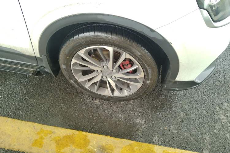 Used Geely Auto Coolray 2019 Sport Version 260T DCT Explorer China VI Standard Right Front Wheel Hub