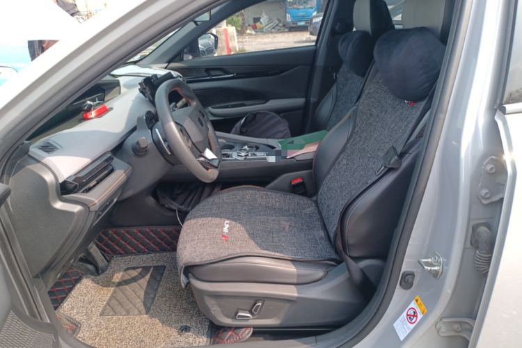 Used Changan UNI-V 2022 1.5T Prestige Version