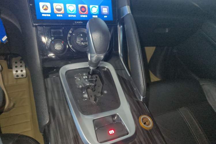 Used Peugeot 3008 2015 1.6THP Automatic Trend Edition Gear Lever