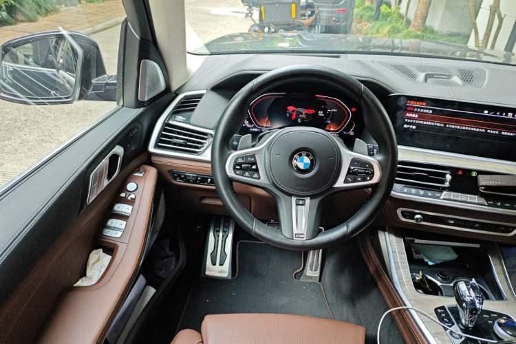 Used BMW X7 2019 xDrive40i Luxury M Sport Package Steering Wheel
