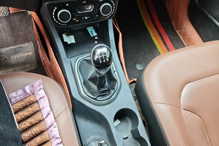 Used FAW Senya R7 2016 1.6L Manual Luxury Model