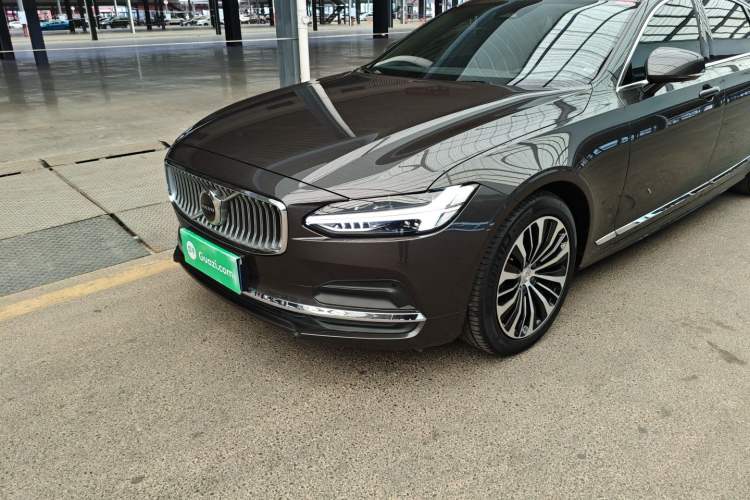 Used Volvo S90 2024 B5 Zhiyi Luxury Edition
