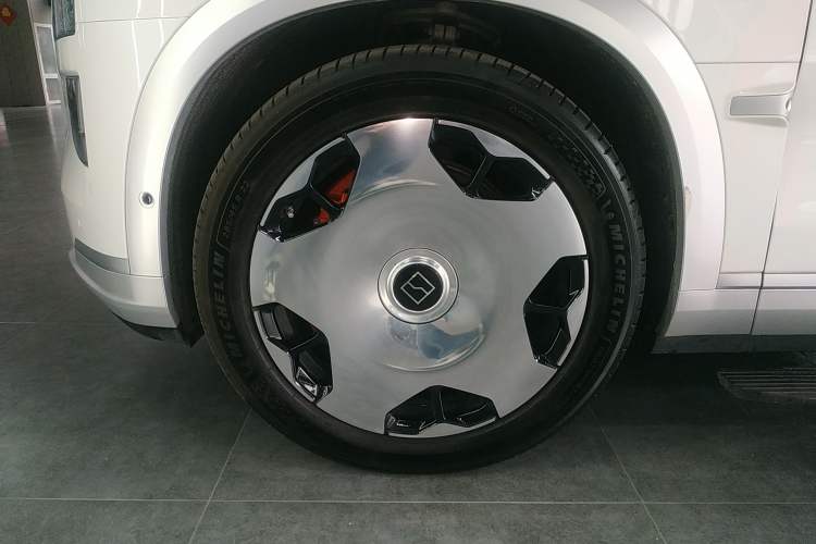 Used Zeekr 9X 2025 Ultra Edition 70kWh Left Front Wheel Hub