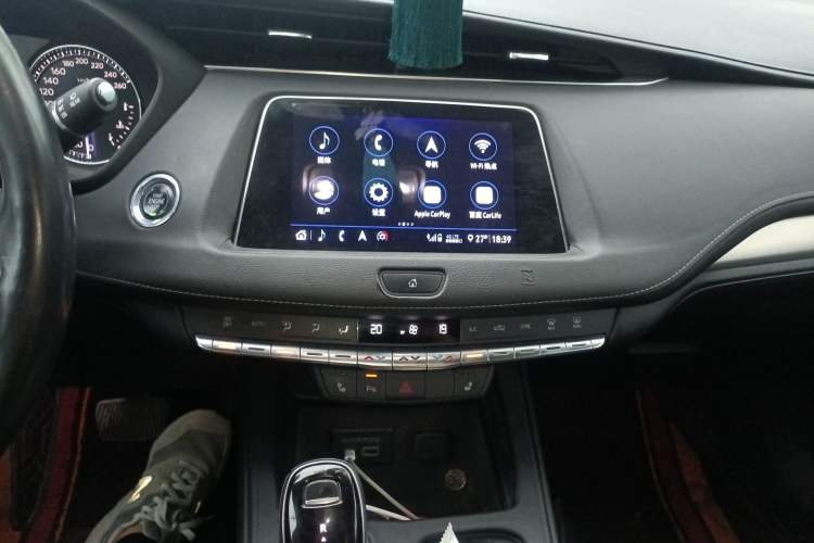 Used Cadillac XT4 2020 28T Two-Wheel-Drive Leading Version
