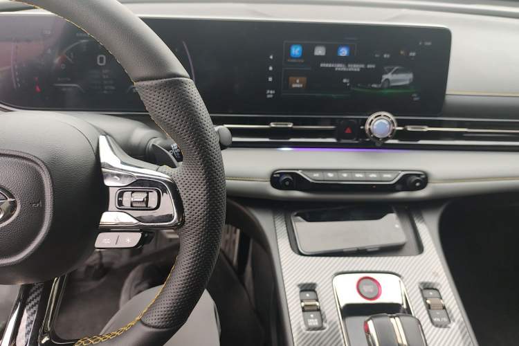 Used GAC Trumpchi EMPOW 2021 270T DCT J15 Version Audio And AC Panel