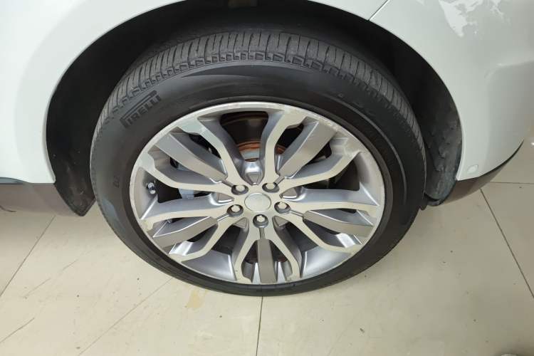 Used Land Rover Range Sport 2014 3.0 SC V6 HSE DYNAMIC Right Front Wheel Hub