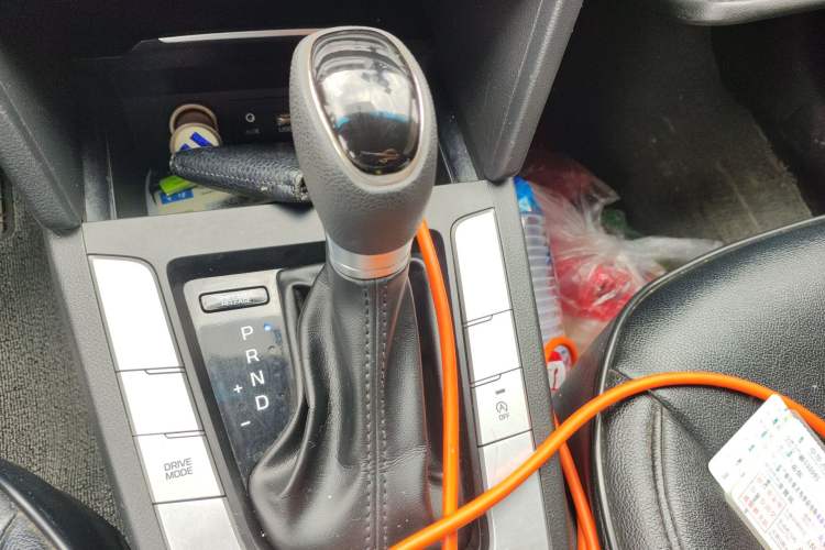 Used Hyundai Elantra (6th Generation / Lingdong) 2018 1.6L Automatic 15th Anniversary Special Edition Gear Lever