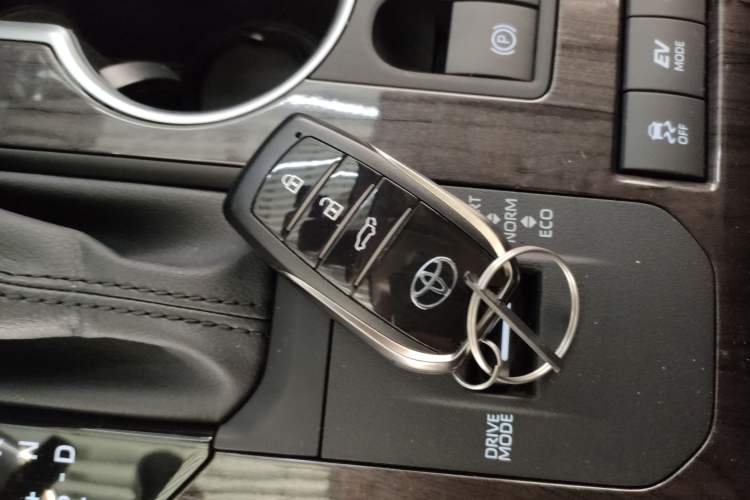 Used Toyota Highlander 2024 2.5L Smart Electric Hybrid Dual-Engine Four-Wheel Drive Prestige Version – 7 Seats