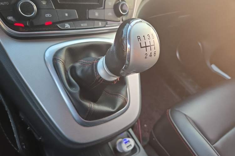 Used Haval M6 2017 1.5T Manual Two-Wheel Drive Elite Model
