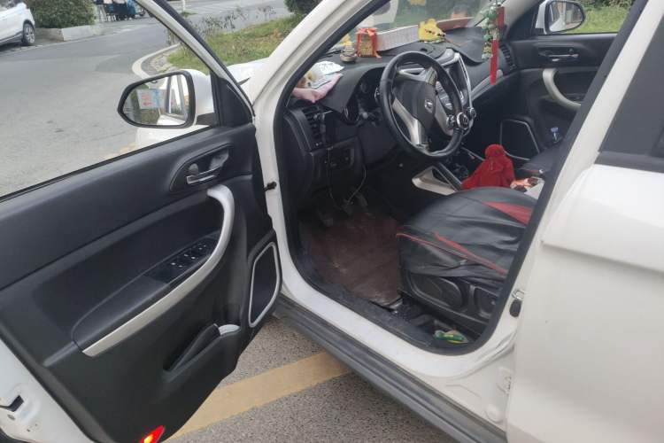 Used CHANGAN CS35 2016 1.6L Manual Luxury Model China V Standard