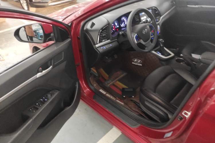 Used Hyundai Elantra (6th Generation / Lingdong) 2016 1.6L Automatic ZhiXuan · Youth Edition