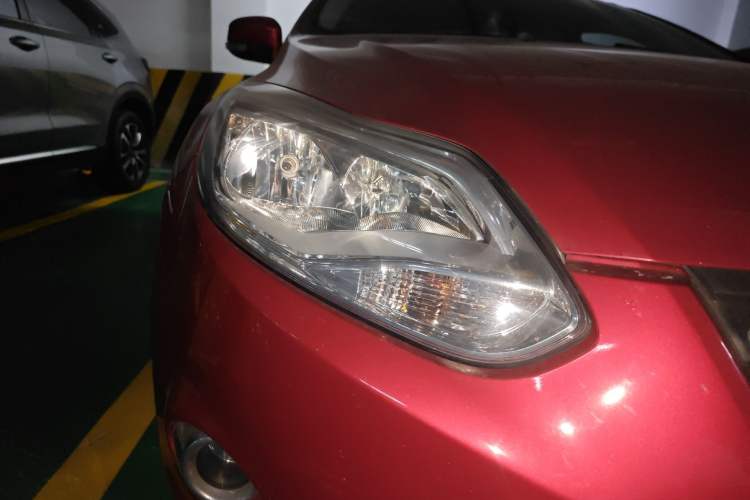 Used Ford Focus 2012 Hatchback 1.6L Automatic Fashion Edition Right Front Headlight